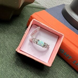 NWT Pale Green Fire Opal lab grown Sise 11 BP Ring Sparkling Occasion